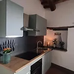 Дом отдыха In Tuscany With View And Swimming Pool