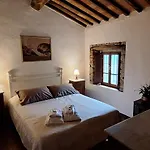 Дом отдыха In Tuscany With View And Swimming Pool *
