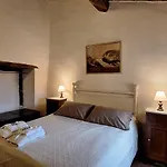 Дом отдыха In Tuscany With View And Swimming Pool Rapale