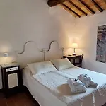 Дом отдыха In Tuscany With View And Swimming Pool *