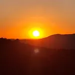 Дом отдыха In Tuscany With View And Swimming Pool