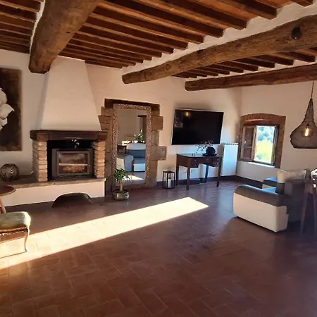 Дом отдыха In Tuscany With View And Swimming Pool