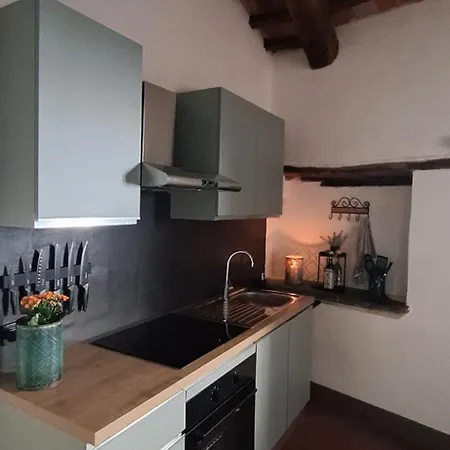 Дом отдыха In Tuscany With View And Swimming Pool