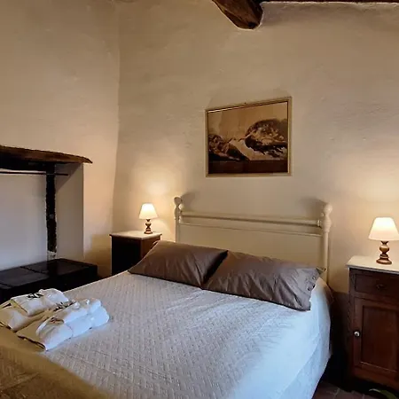 Дом отдыха In Tuscany With View And Swimming Pool Rapale