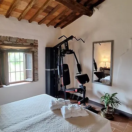 Дом отдыха In Tuscany With View And Swimming Pool Rapale