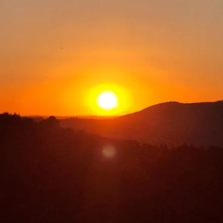 Дом отдыха In Tuscany With View And Swimming Pool