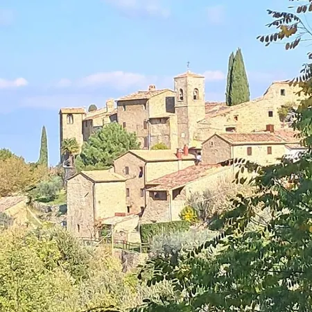 Дом отдыха In Tuscany With View And Swimming Pool Rapale